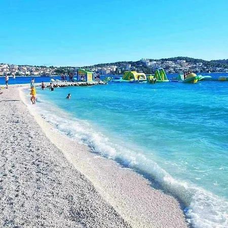 Antonia * تروغير